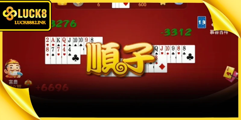 Hệ thống các bộ bài phong phú đem tới vô số phương án chặn bài kịch tính